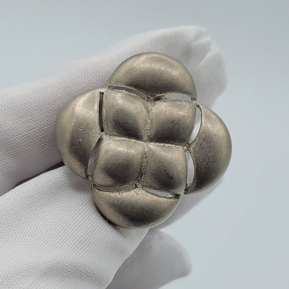 Vintage Earrings Shoe Clips Matte Silvertone Clip On Earrings #764 - Picture 9 of 10